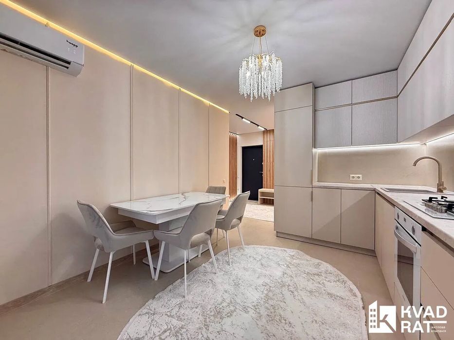 Продам повністю укомплектовану квартиру в ЖК Фемелі Плаза