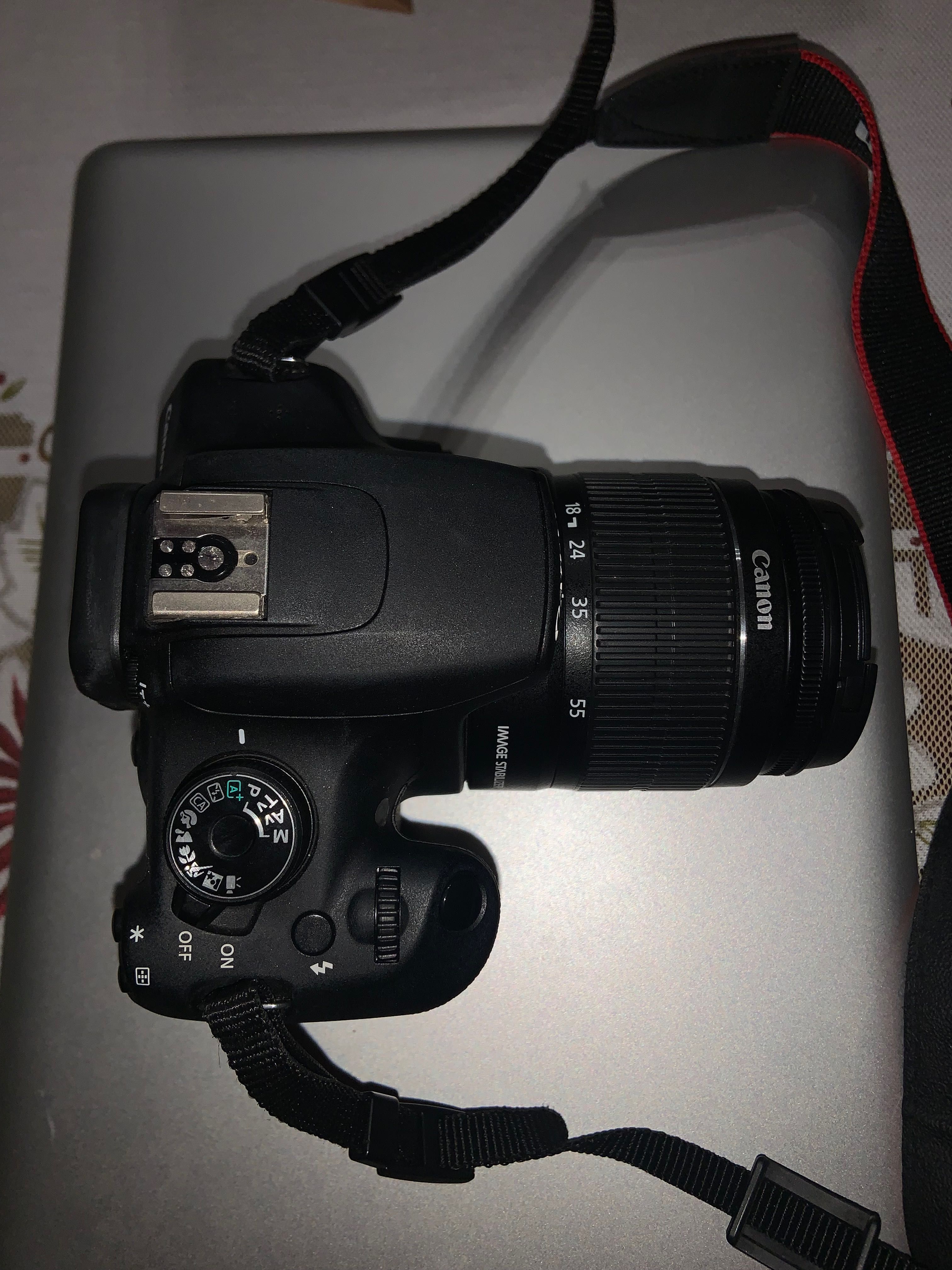 Canon EOS 1200D com acessórios