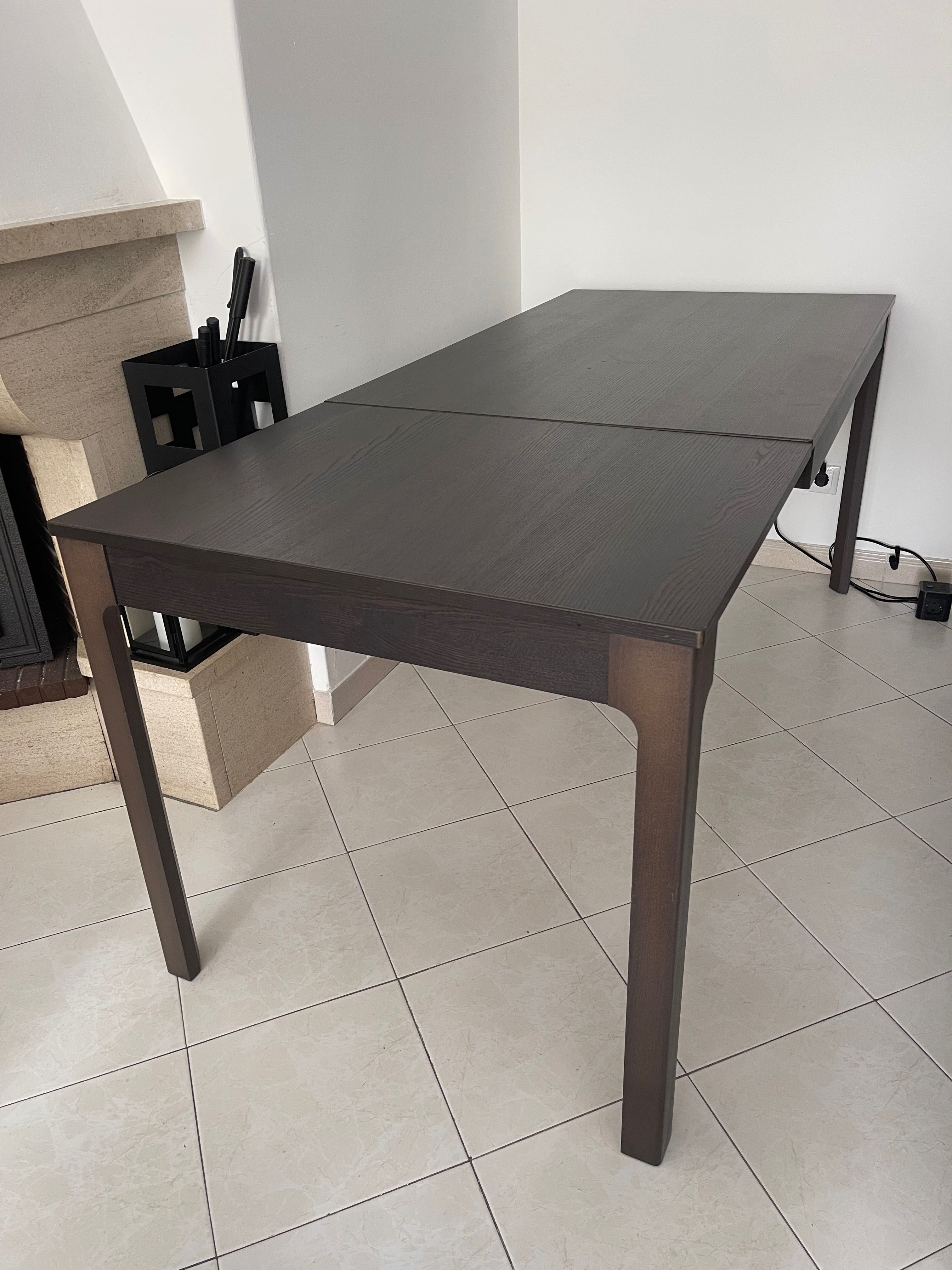 Conjunto Mesa Extensível+4 Cadeiras