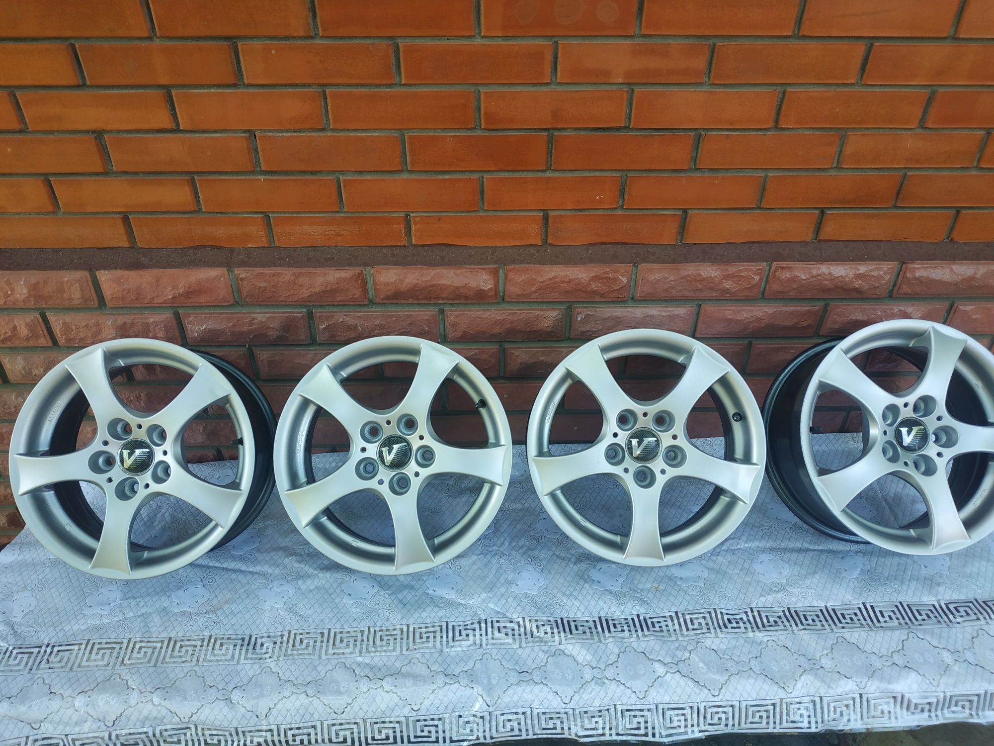 Диски R15 5/112 ET45 Golf Audi