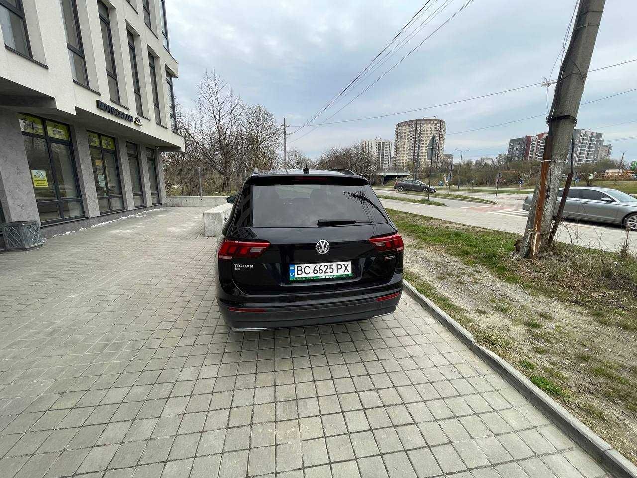 Volkswagen Tiguan 2018 Комплектація SE Повний привід