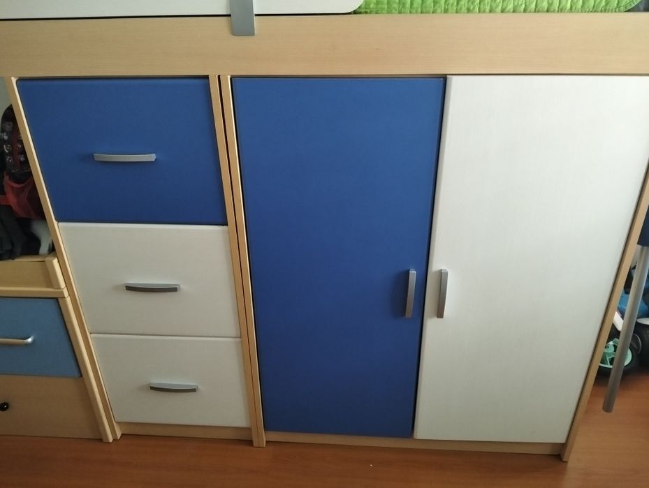 Estúdio com 3 camas e roupeiro