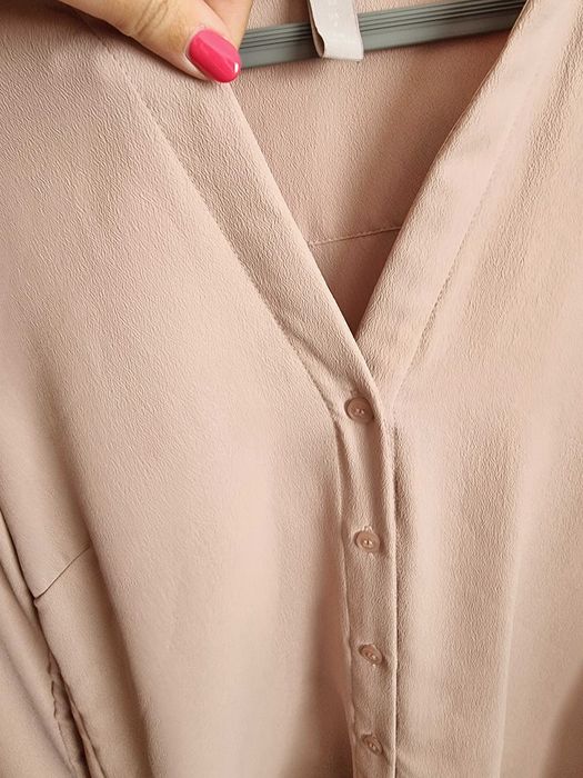 Camisa rosa clara com textura no tecido H&M, tamanho 32