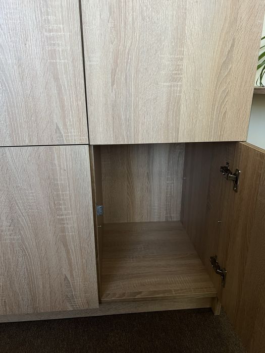 Офісна шафа (офісні меблі)