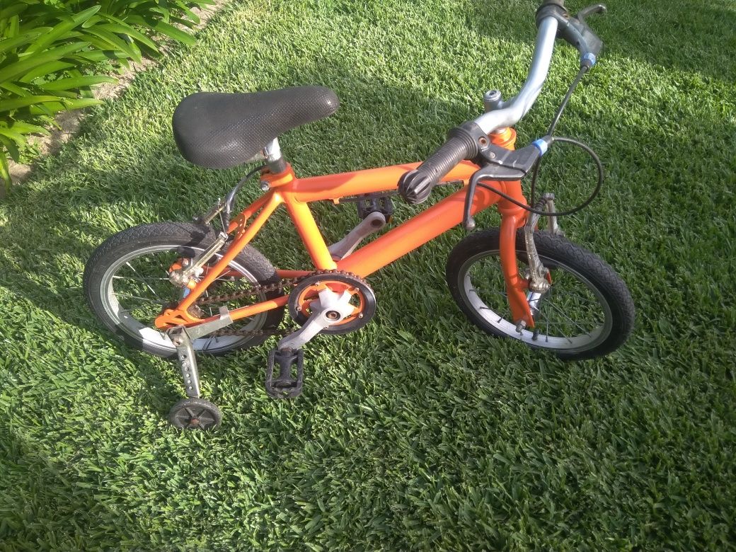 Vendo Bicicleta de criança com rodinhas