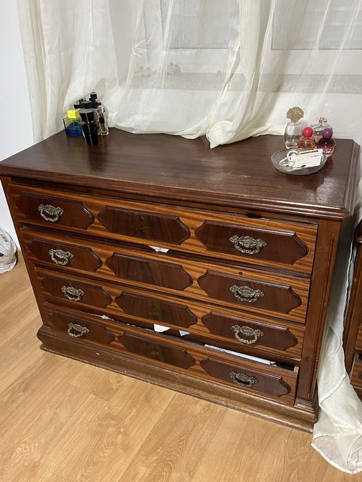 Vendo Mobilia de Quarto Madeira Maciça