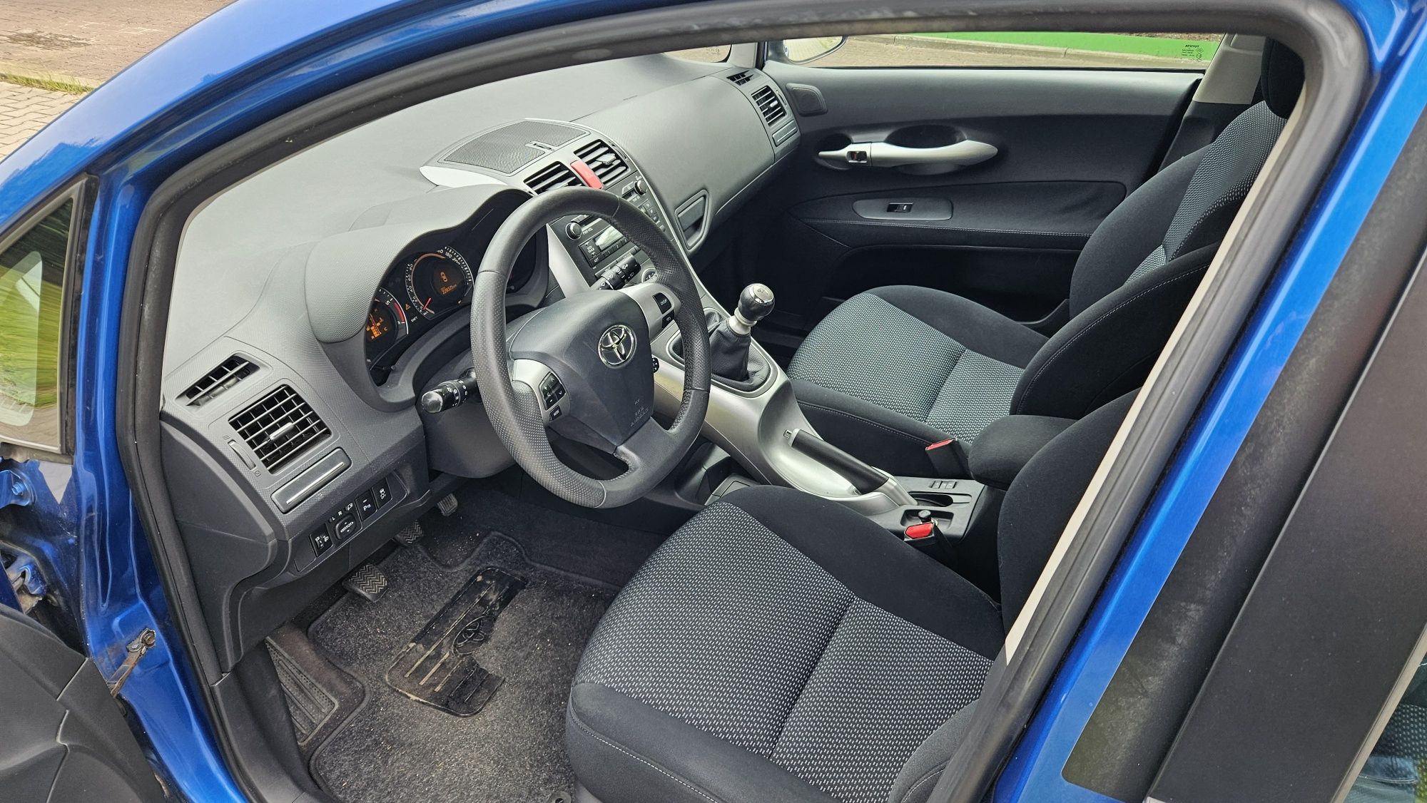10r śliczna zadbana TOYOTA AURIS 2.0D4D 125KM od starszego Pana