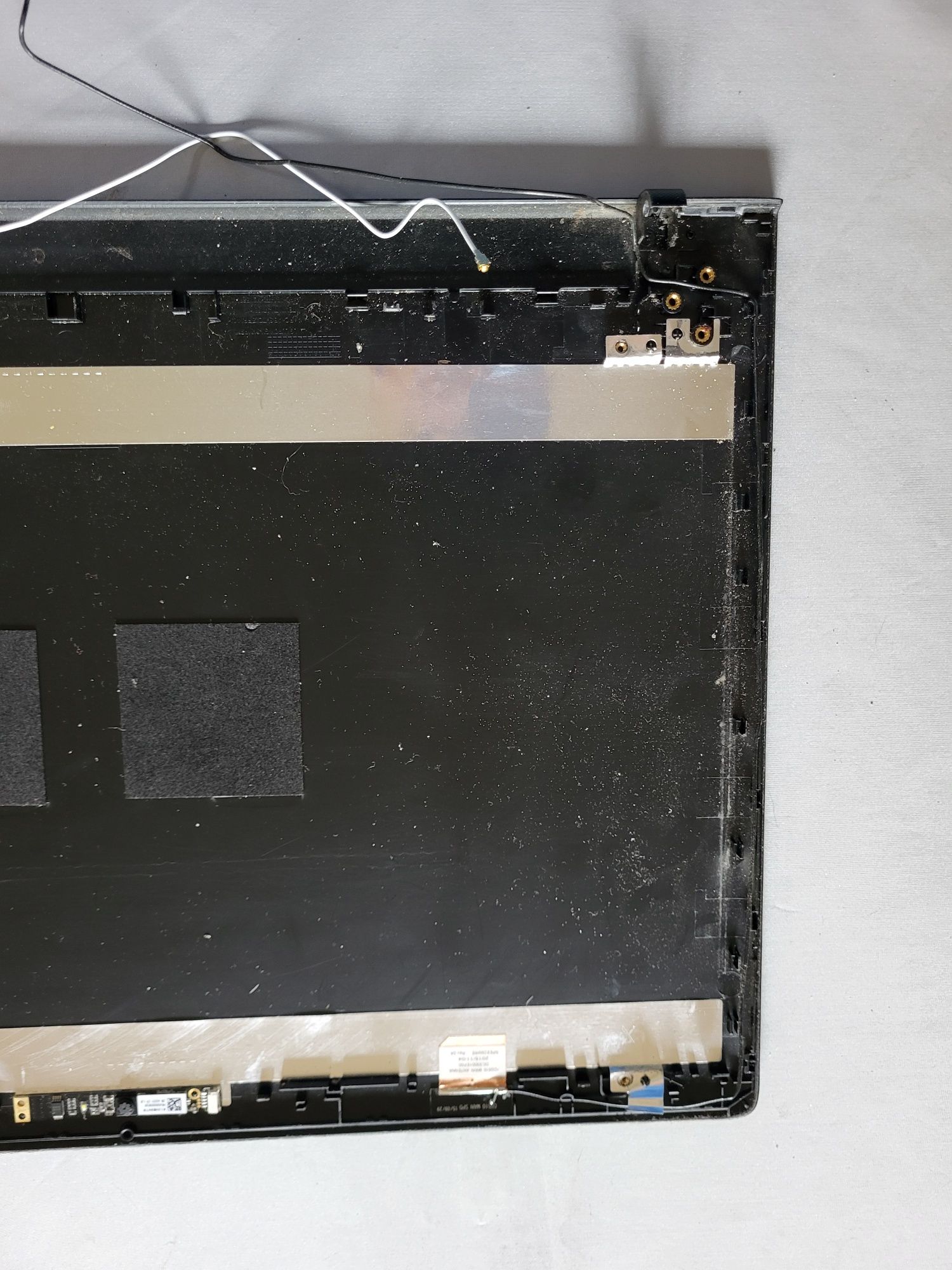 Sprzedam tylnią klapę matrycy do laptopa Lenovo IDEAPAD 100 15IBD