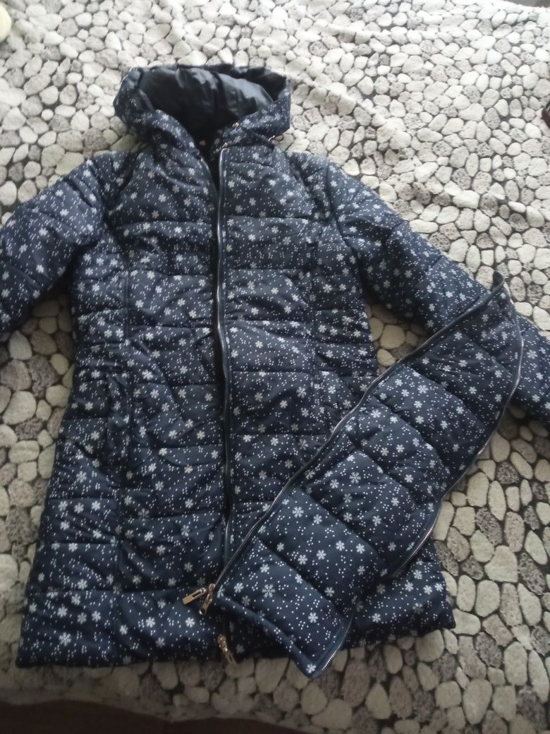 Продам курточку для вагітних.