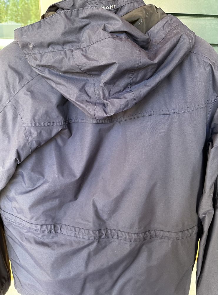 Casaco em azul escuro com impermeável - Parka da Gant