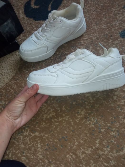 Продам взуття жіноче 37 розмір