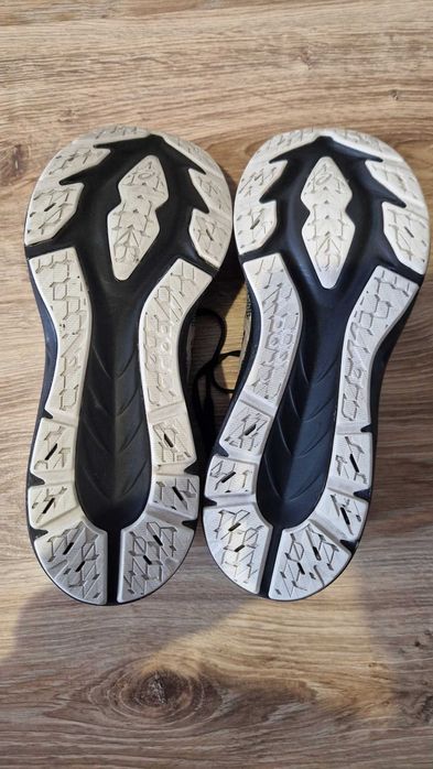 DYNABLAST ASICS 3 meskie, rozmiar 42.5, czarne, uzywane