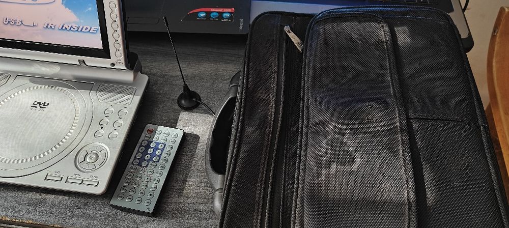 HP 635 x2szt   , Telewizor z DVD