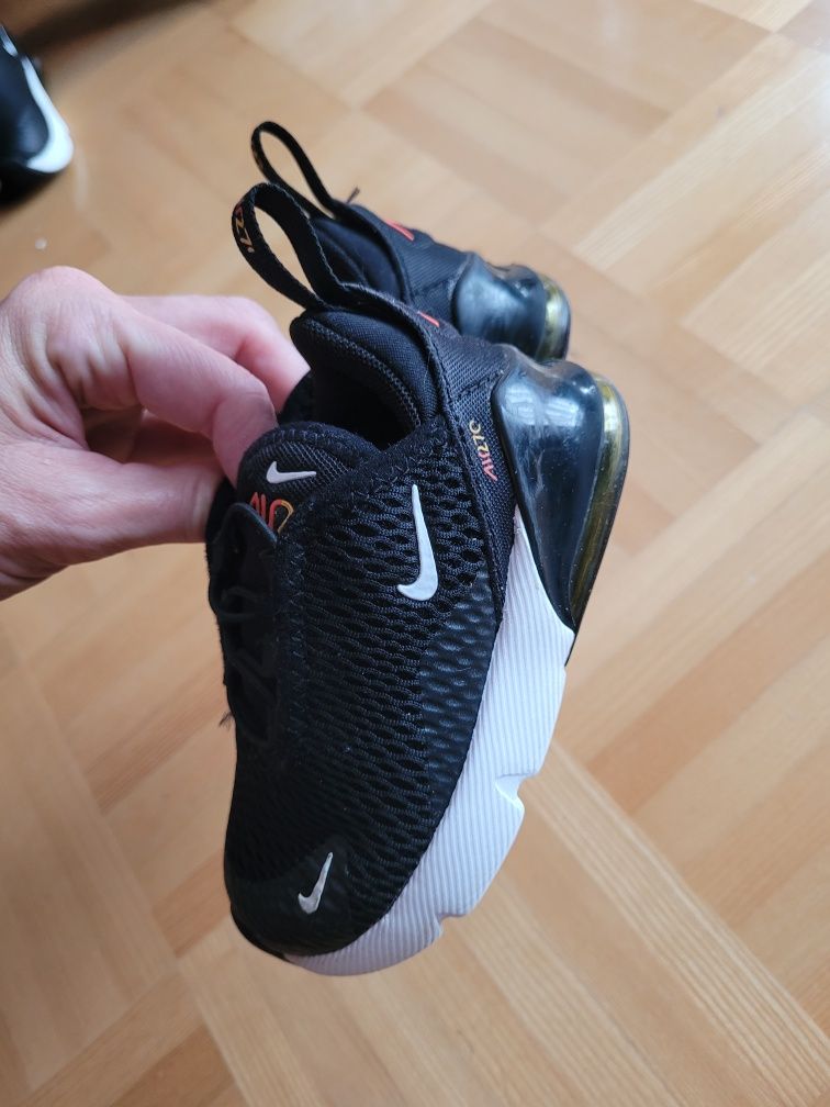 Adidasy Nike Air Max 230   22