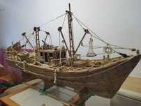 Barco de cerco da sardinha construído de fósforos em Peniche