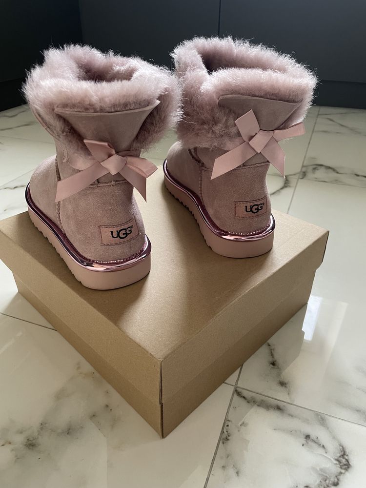 UGG 38 р., устілка 25 см