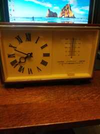Часы СССР с барометром и градусником