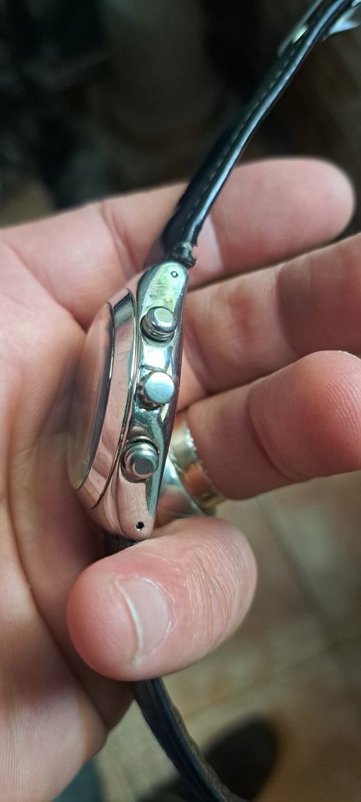Relógio cronógrafo Swatch aço.