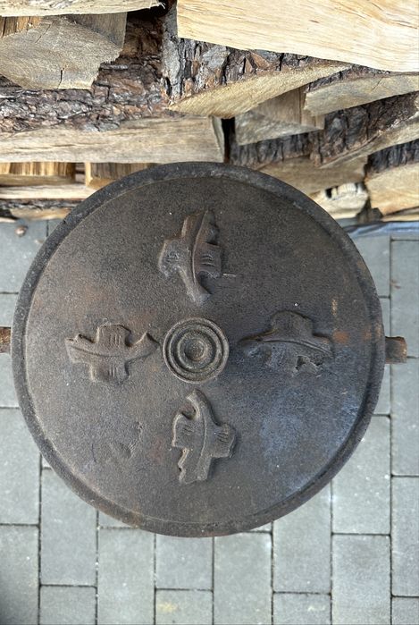 Kociołek żeliwny myśliwski ognisko