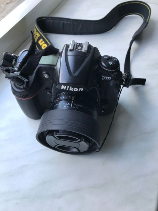 Nikon D300+объектив Nikon 50мм 1,8 D Оригинал