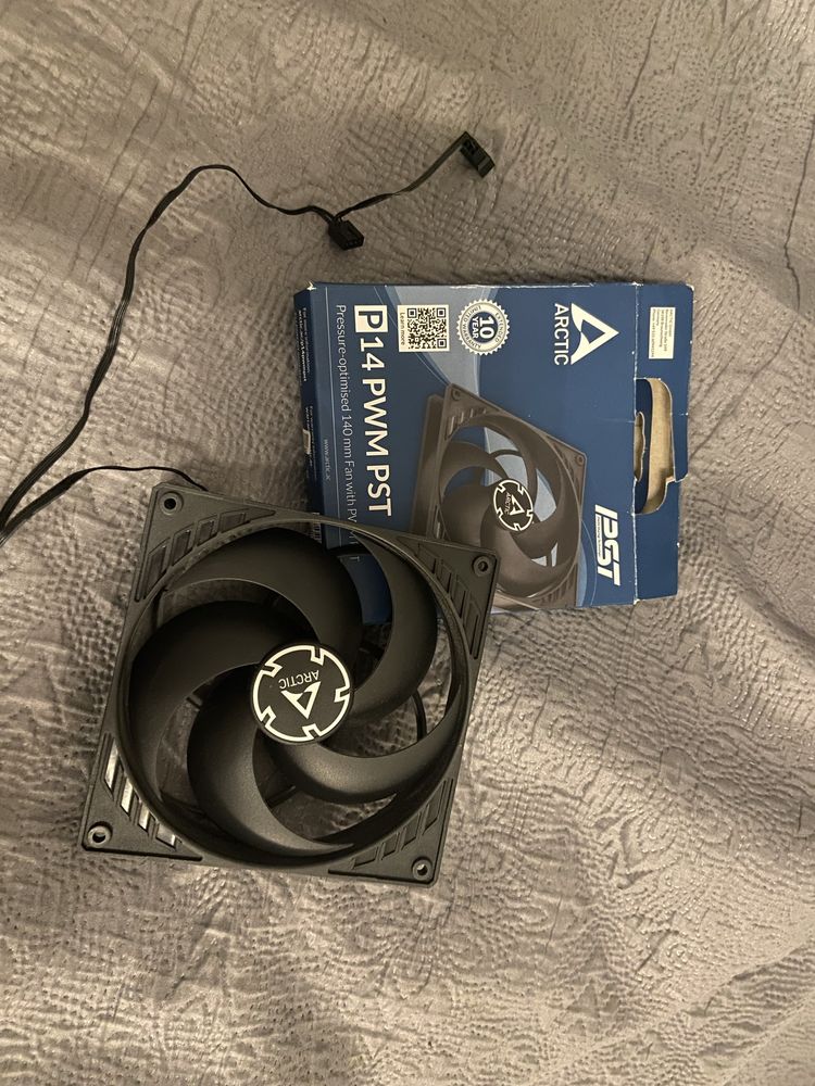 Wentylatory arctic p140 i deepcool + rozdzielacz zasilania 1 na 3 PWM