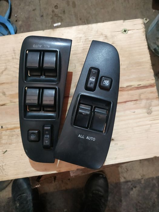 Блок управління стіклопідйомника Т 25 тойта авенсіс