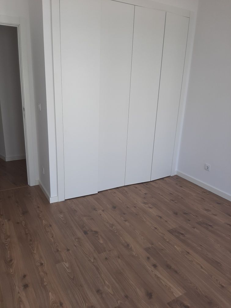 Almada Excelente Apartamento T2  a estrear.