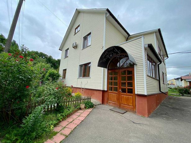 Продаж будинку в селі Трисвятська Слобода на вулиці Незалежності.