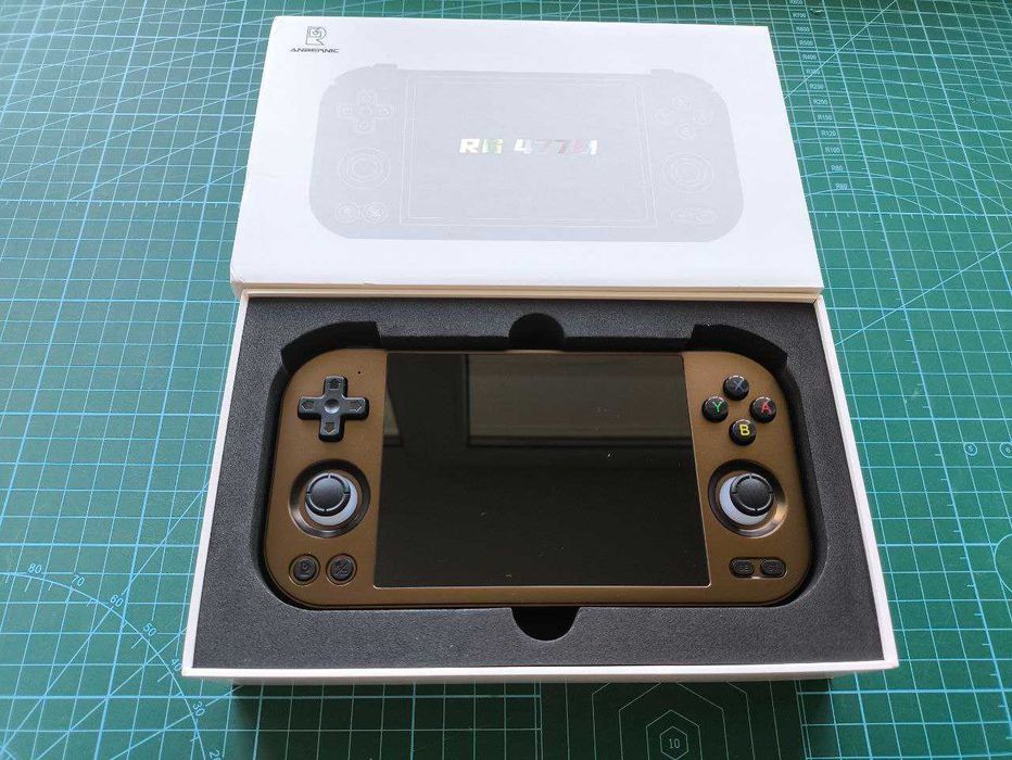 ANBERNIC RG 477M (Bronze 12G 256G)