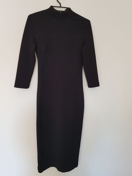 Czarna, ołówkowa sukienka Reserved S, długi rękaw