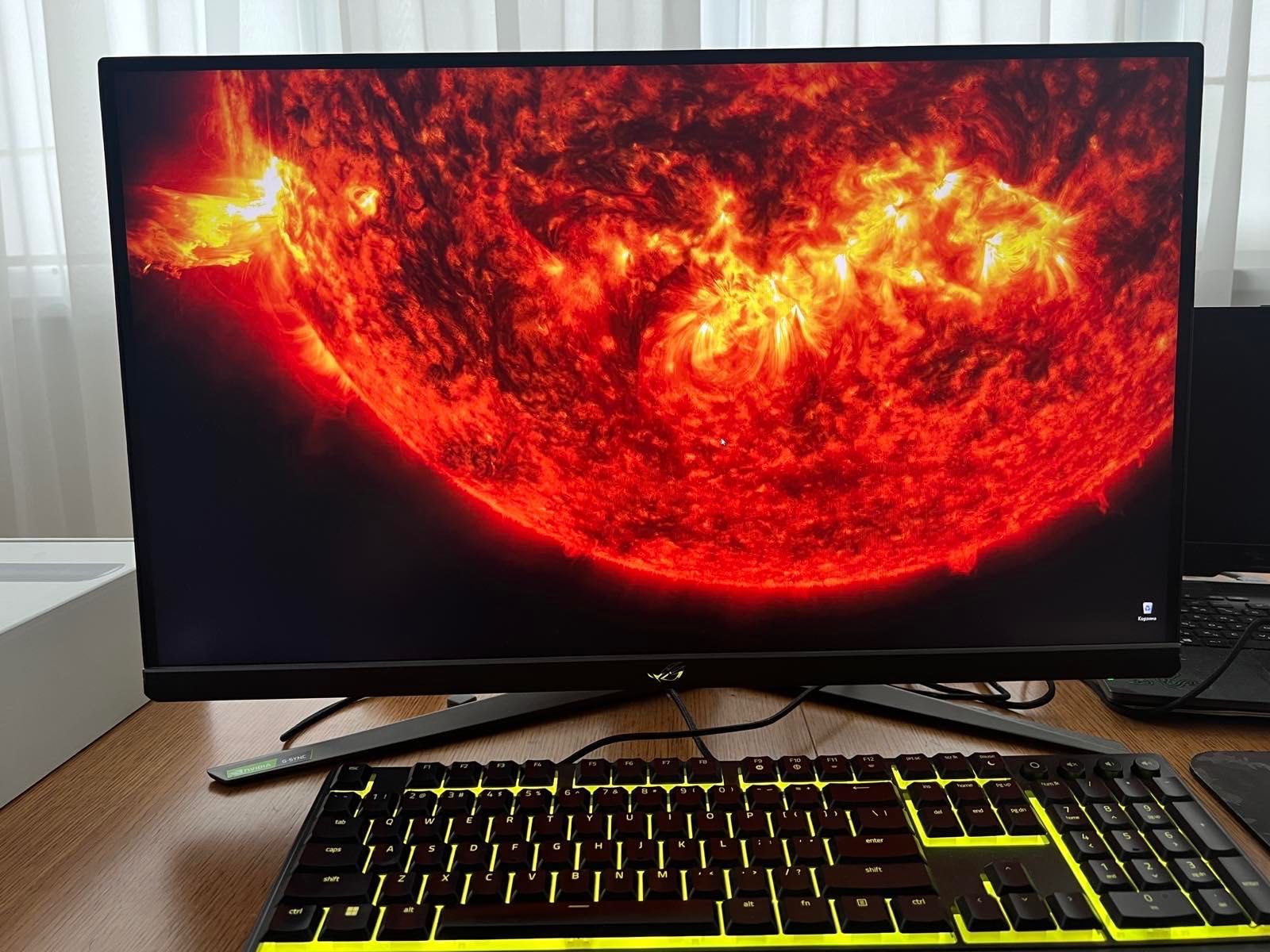 Продам игровой монитор Asus PG279QM