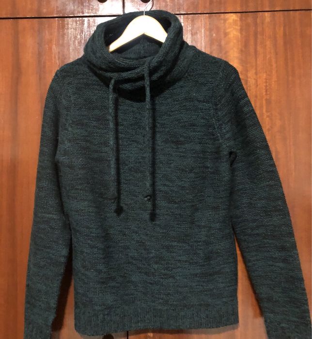 Camisola com gola e atilho, tom esverdeado