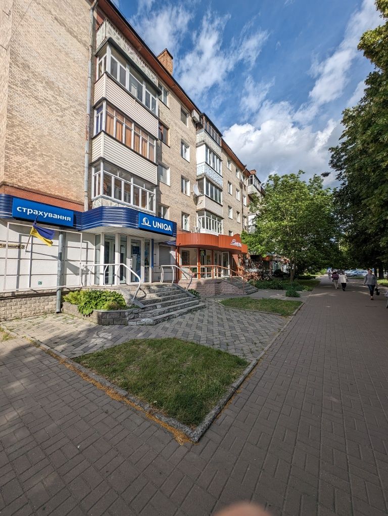 Продам 2-х кімнатну квартиру в центрі міста