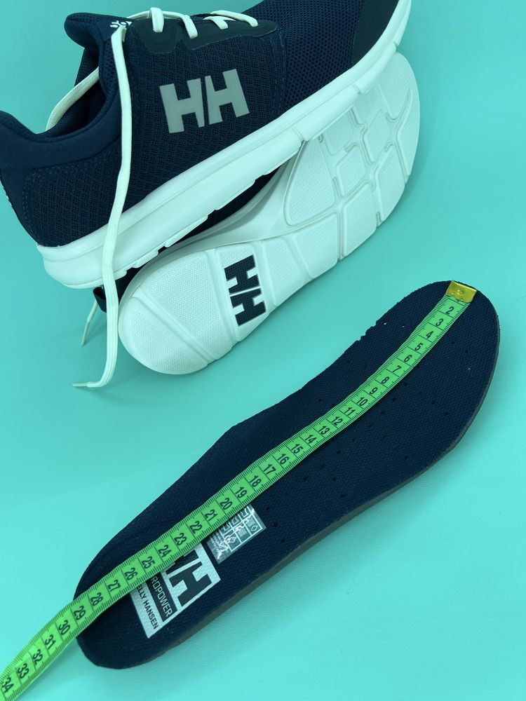 Кросівки 46р. Helly Hansen