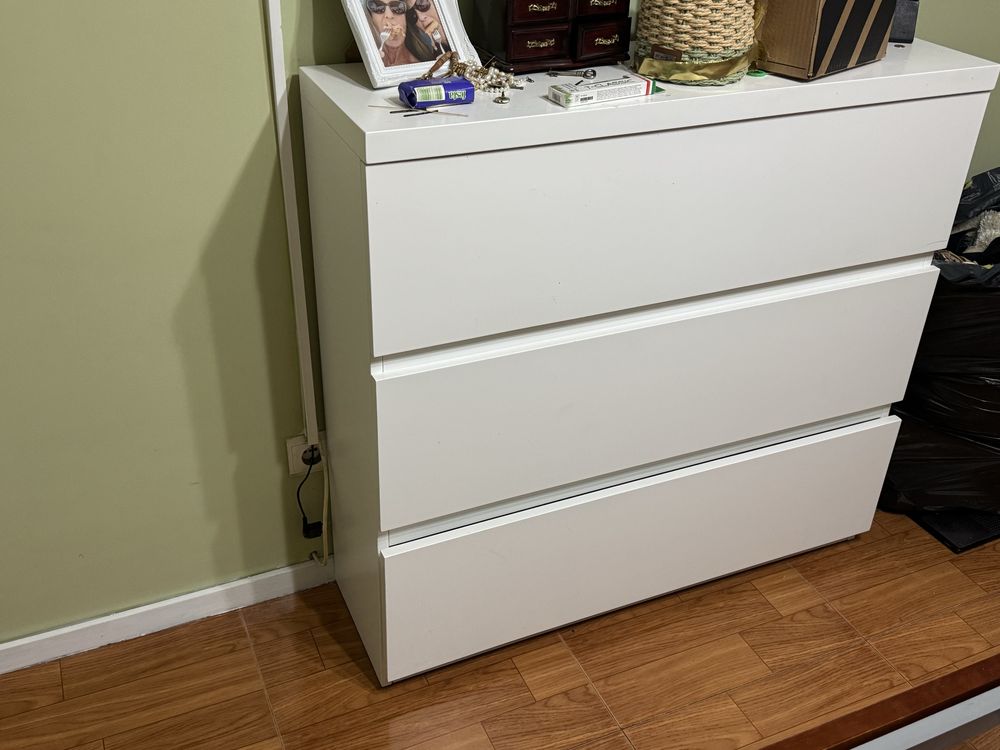 MOVEIS DE QUARTO COMO NOVOS TEM 1 ANO