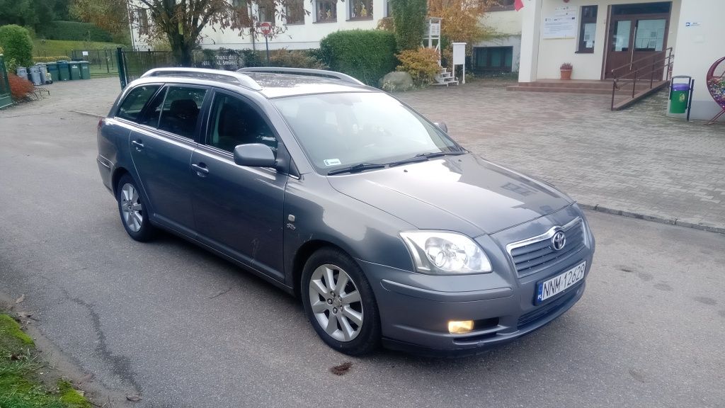 Toyota Avensis T-25