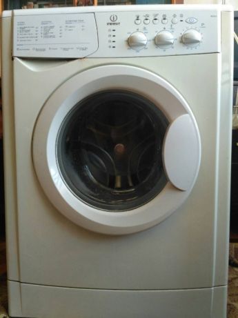 Пральна машина Indesit WIL 82 X R.