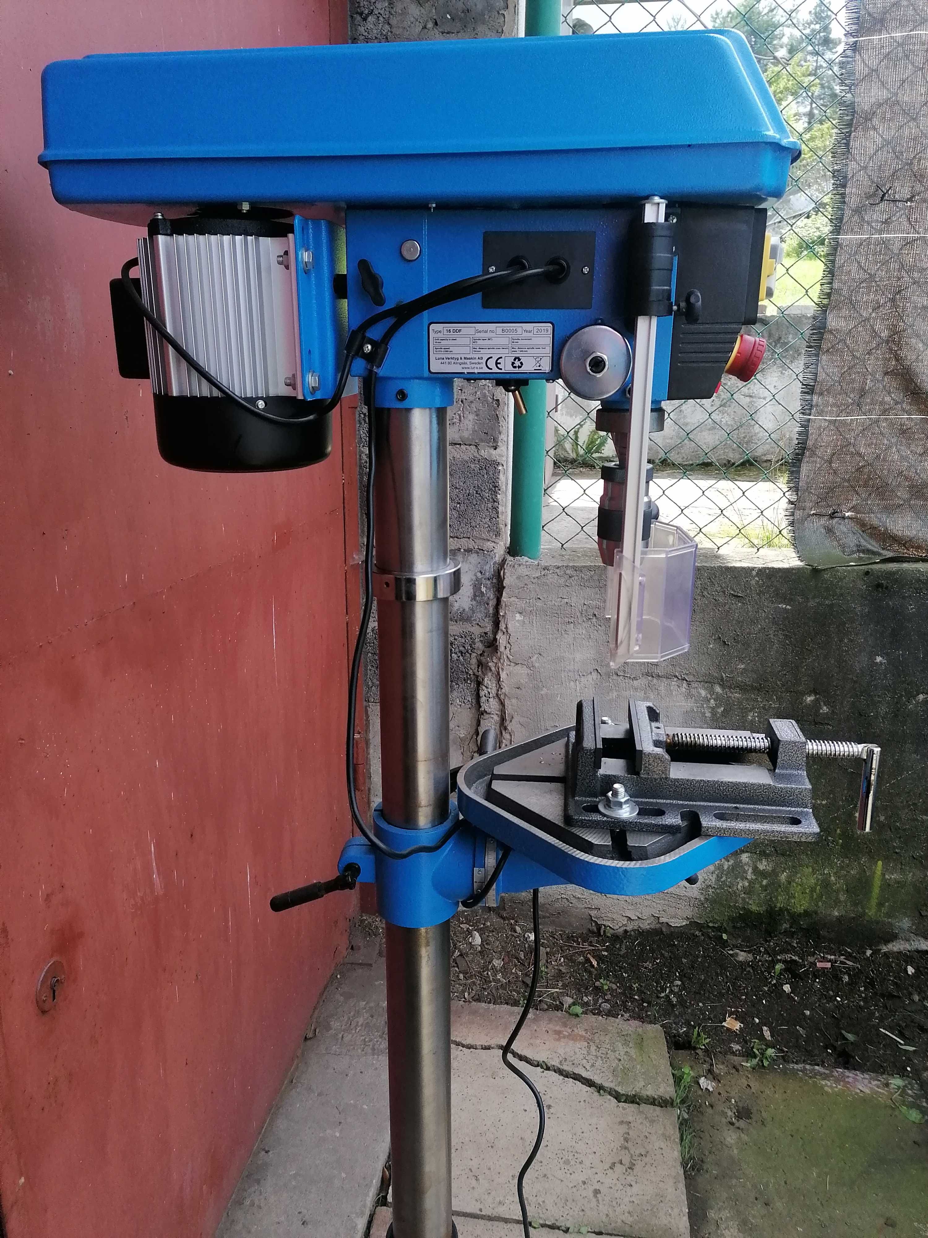 Wiertarka kolumnowa FERAX 16 DDF  Plus uchwyt wiertarski 20mm+imadło