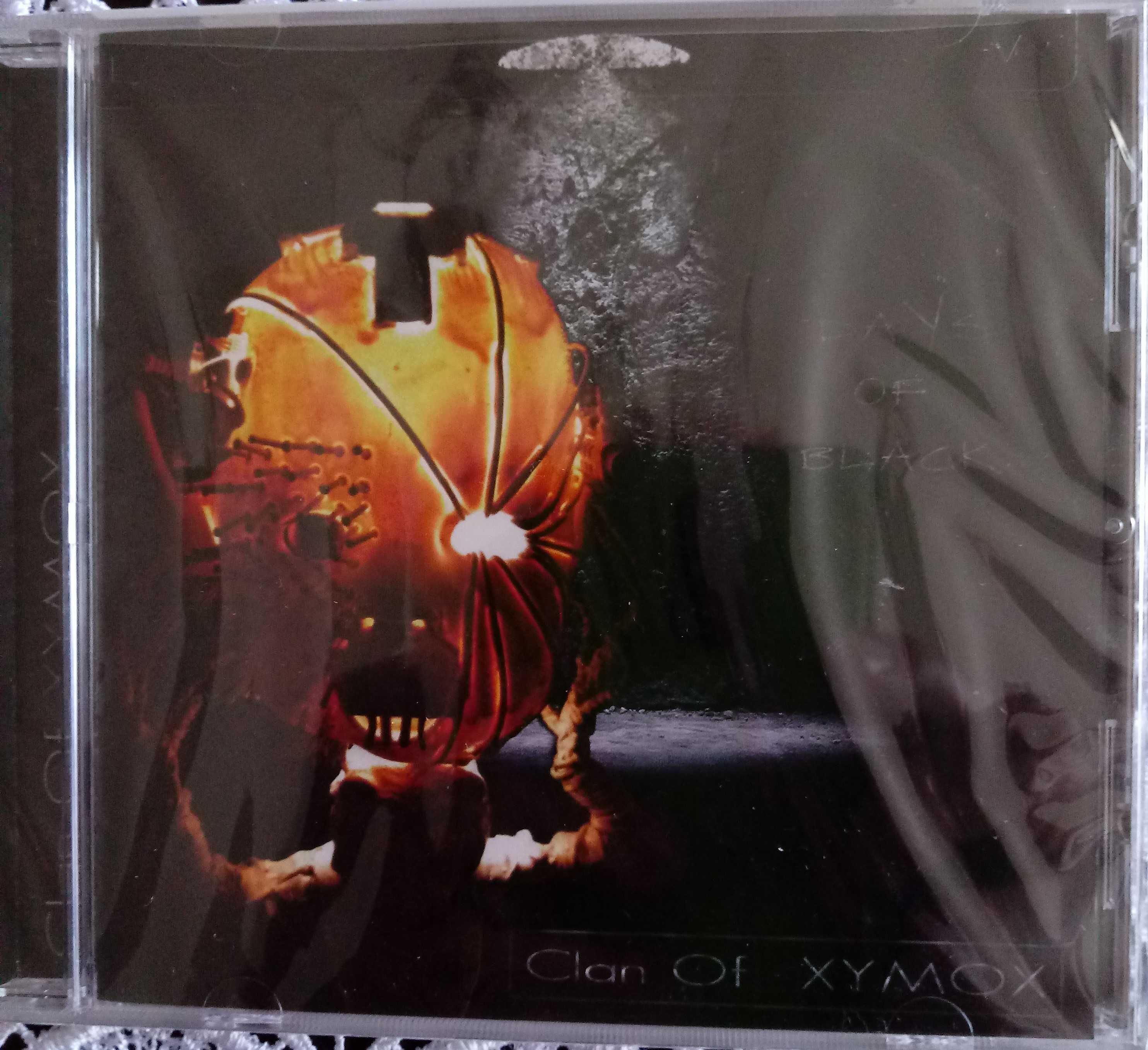 Clan Of Xymox - nowe w foli