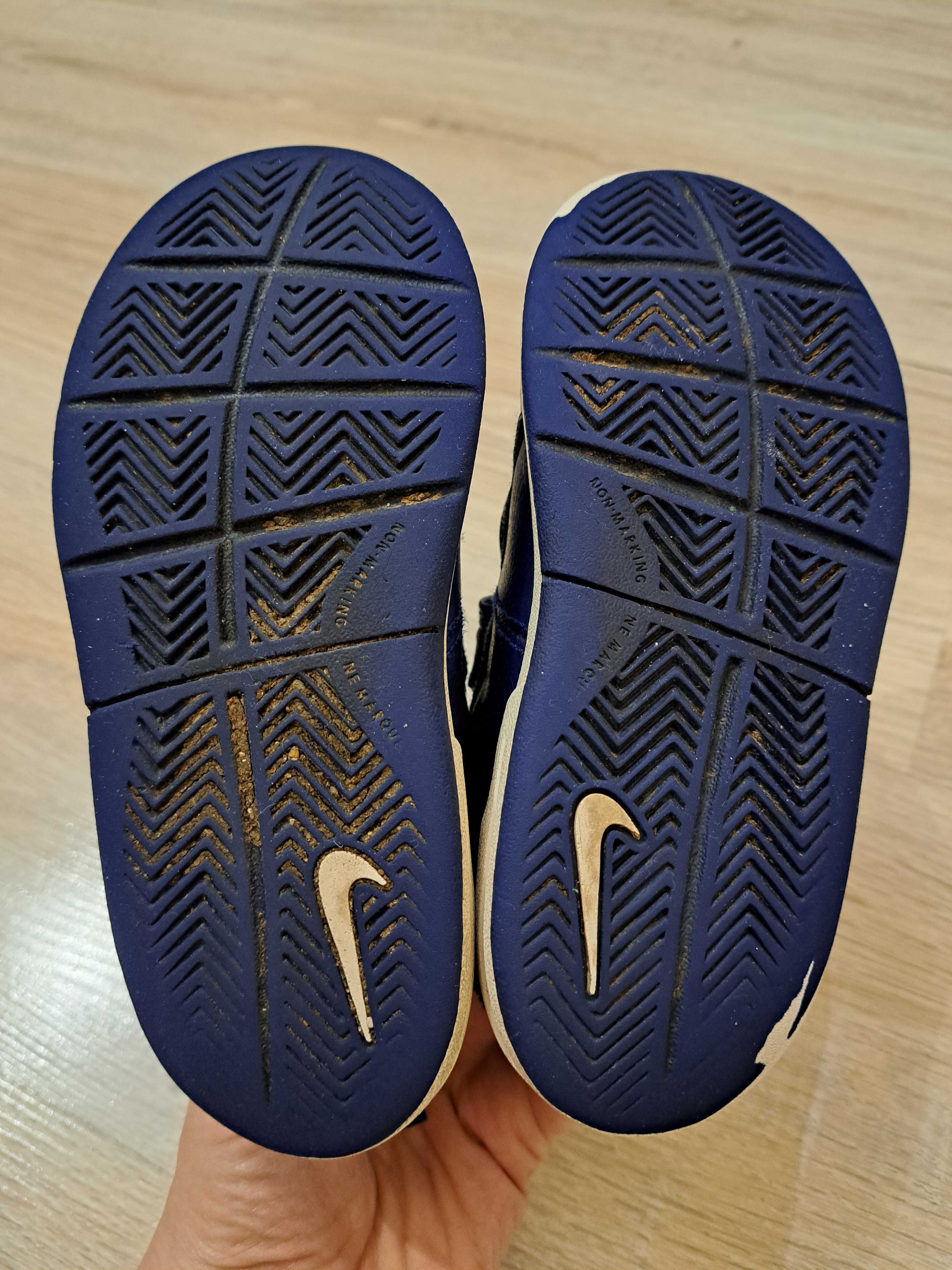 Buty, adidasy Nike na rzep, rozm. 27,5