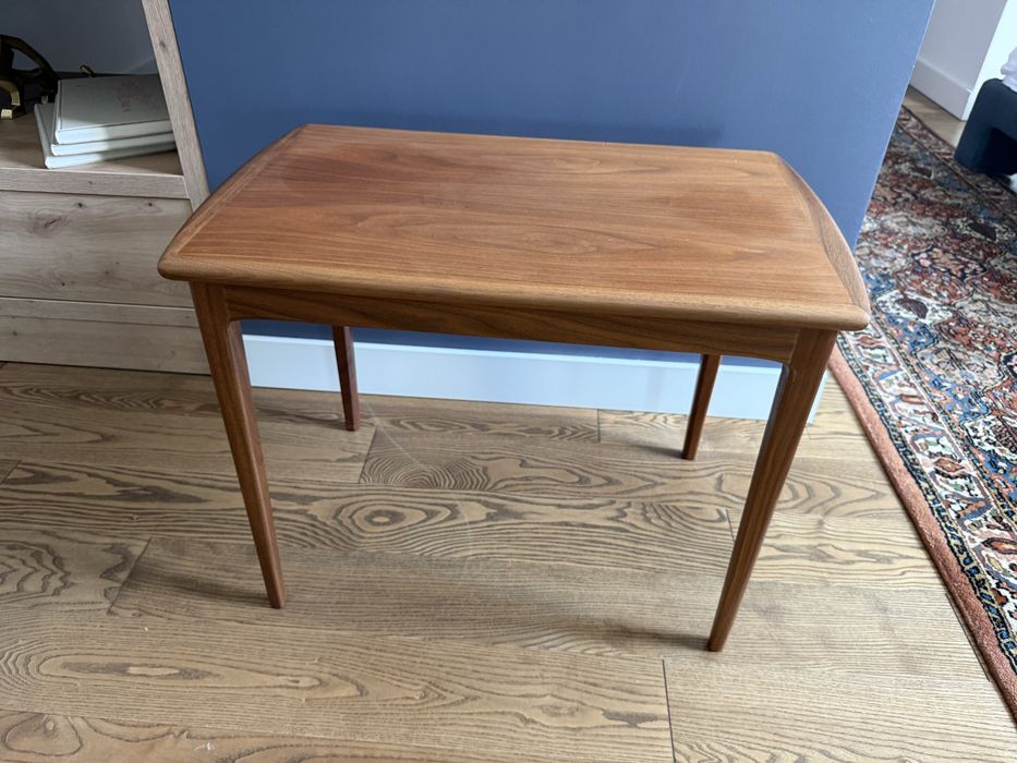 Duński nowoczesny stolik boczny z drewna tekowego lata 60-te