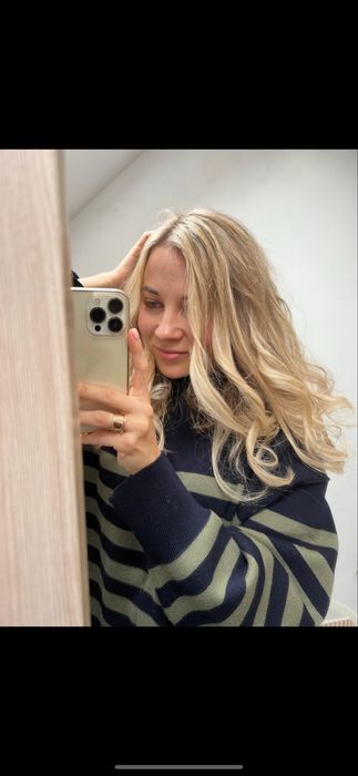 Тепла кофта від бренду Zara