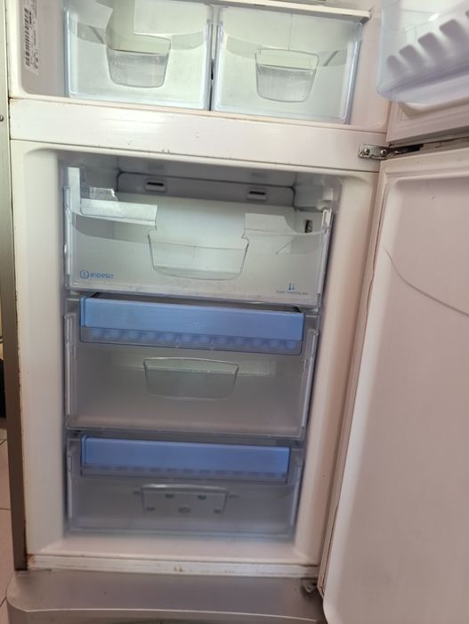 Frigorífico Indesit inox 185 usado