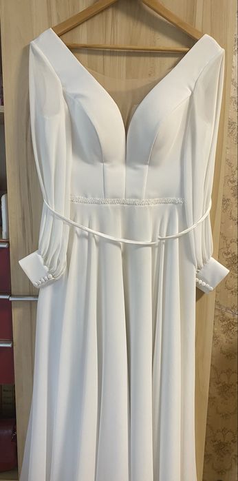 Біла сукня (випускна,весільна)