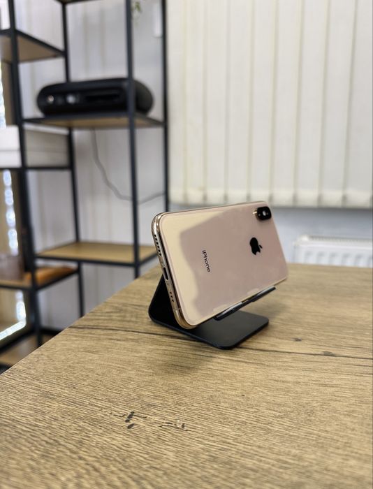 Продам Айфон XS 64gb