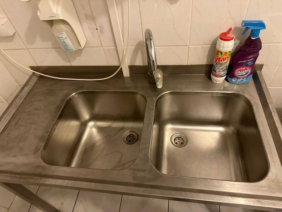 Stół ze zlewem 2-komorowym STALGAST 1180/600/850 STAL NIERDZEWNA