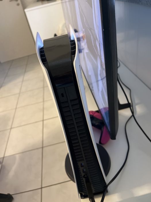 PS5 midia digital 2 comandos (vem com fc 26)