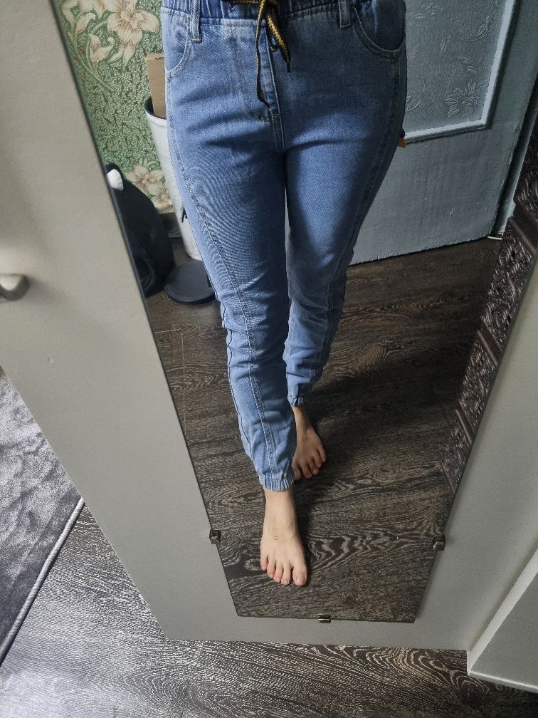 Нові джинси. Весна, літо. Розмір 26.
