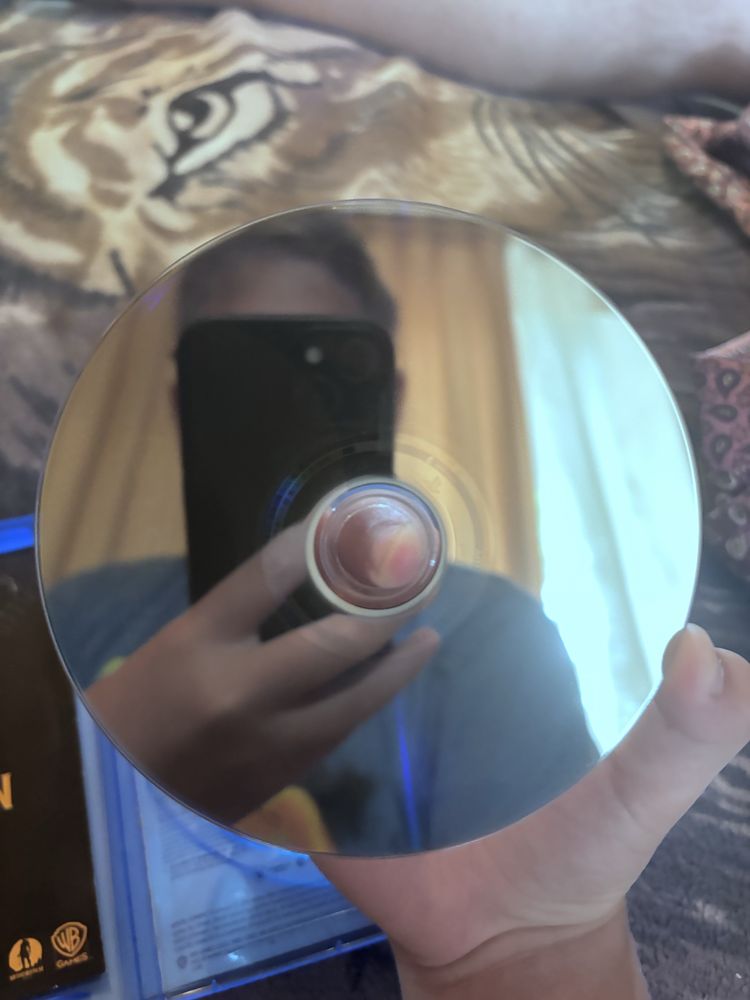 Продам Mortal Kombat 11 на PS4 По Украине  вы хорошом состояне.