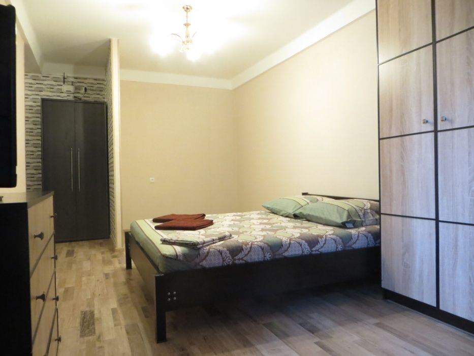 ТЦ "Oasis" метро "Героїв Дніпра" 1-хв ходьби.  пр.Оболонський-43.